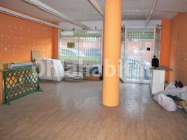 For rent business premises, 117 m², near bus and train