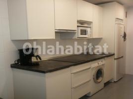 For rent flat, 127 m², near bus and train, almost new