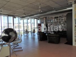 Office, 361 m², near bus and train, almost new