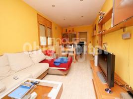 Casa (chalet / torre), 221 m², seminuevo, Calle Castelló