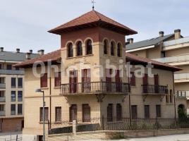 Houses (villa / tower), 721 m², Carretera Madrid Irun