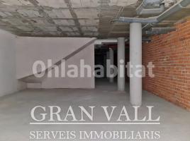 Local comercial, 166 m², cerca de bus y tren