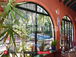 Casa (unifamiliar adossada), 476 m², Zona