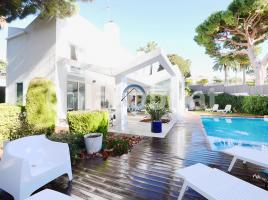 Casa (chalet / torre), 230 m², seminuevo