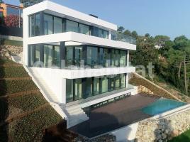 Obra nueva - Casa en, 469 m², nuevo, Begur