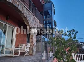 Houses (villa / tower), 351 m², near bus and train