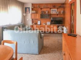 Piso, 113 m², cerca de bus y tren, Calle de Girona