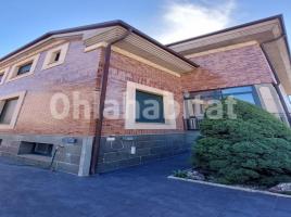 Casa (chalet / torre), 506 m², cerca de bus y tren, Calle el Viento, 3