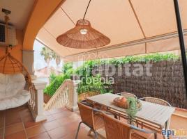 Houses (terraced house), 259 m², almost new, Zona