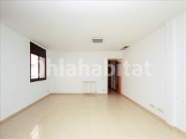Flat, 114 m², almost new