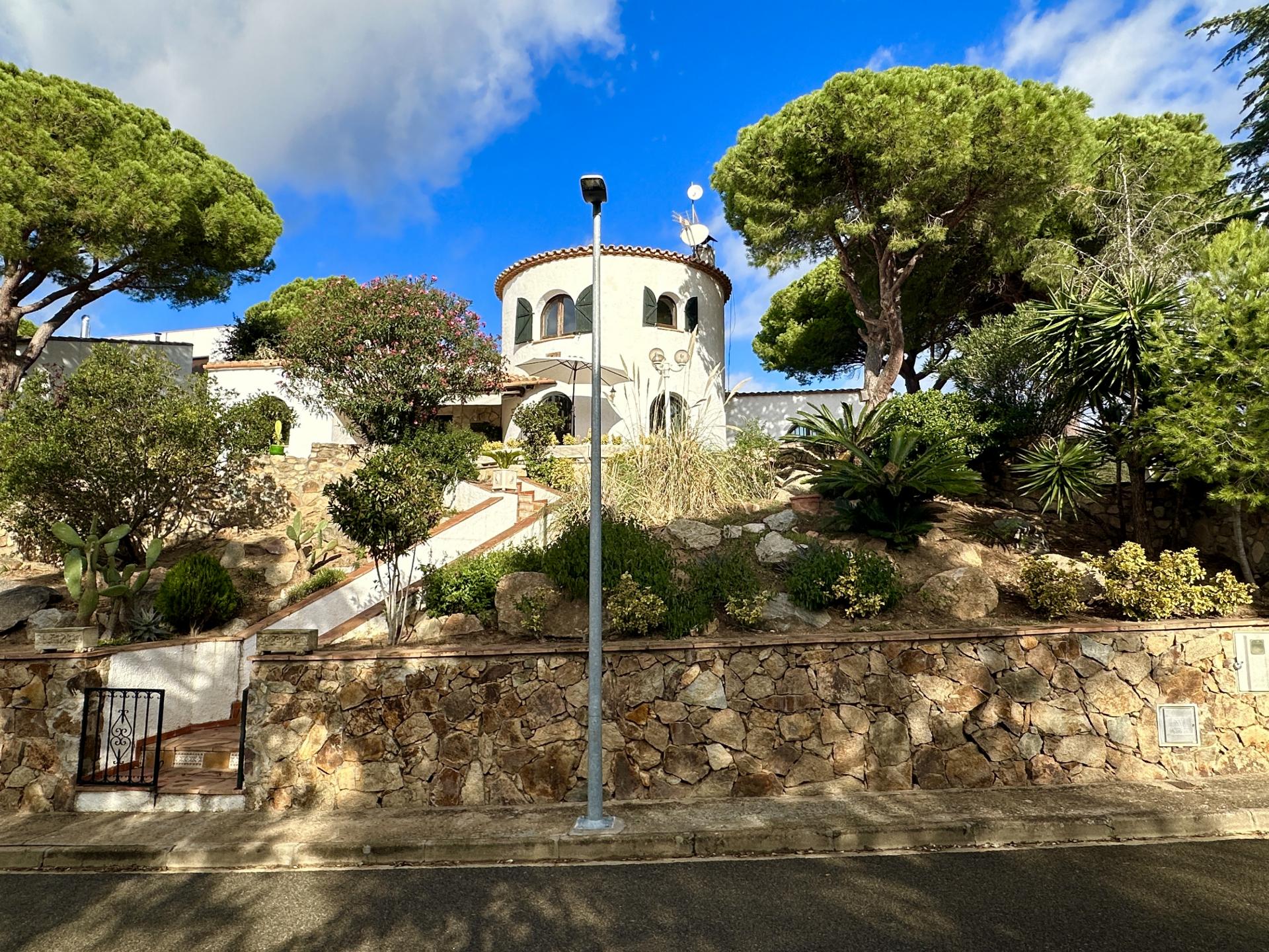 Houses (villa / tower), 321 m², Ebre