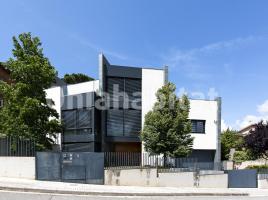Houses (villa / tower), 483 m², almost new, Calle Pou Nou