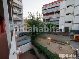 Flat, 66 m², almost new