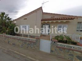 Houses (villa / tower), 131 m², Calle Olivers