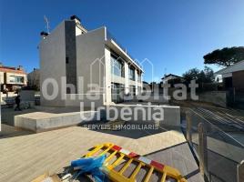 Houses (terraced house), 177 m², almost new, Zona