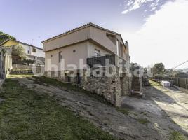 Houses (detached house), 259 m², almost new