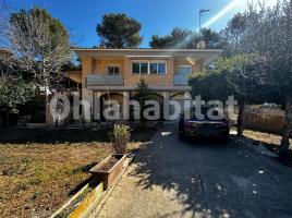 Houses (villa / tower), 185 m², almost new