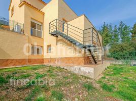 Houses (detached house), 228 m², almost new