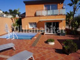 Houses (villa / tower), 124 m², almost new