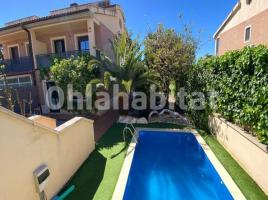 Houses (terraced house), 308 m², almost new, Calle Gregal