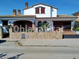 Houses (detached house), 454 m², almost new