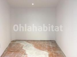 For rent otro, 15 m², near bus and train