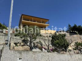 Houses (villa / tower), 299 m², almost new