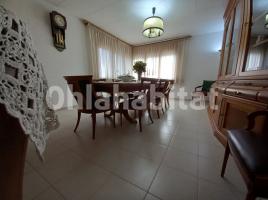 Houses (detached house), 364 m², near bus and train, La Plana