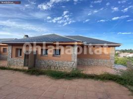 Houses (detached house), 238 m², near bus and train, Sant Cebrià de Vallalta