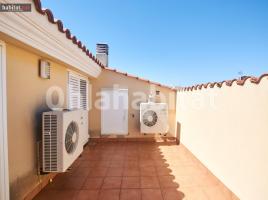 Duplex, 97 m², near bus and train, almost new, Les Roquetes