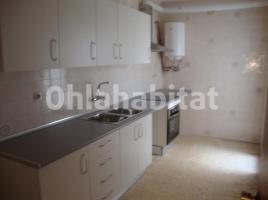 Flat, 85 m², near bus and train