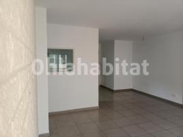 Duplex, 145 m², near bus and train, almost new