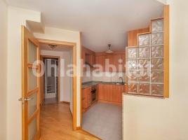 Piso, 66 m², cerca de bus y tren, seminuevo