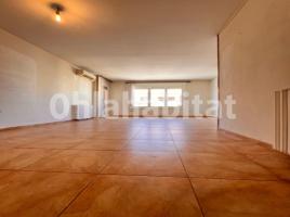 Piso, 128 m², cerca de bus y tren