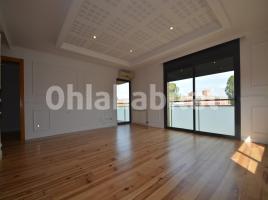 Duplex, 128 m², near bus and train, almost new, Llevant