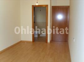 Houses (terraced house), 242 m², near bus and train, almost new