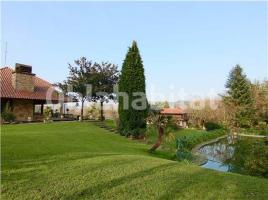 Houses (detached house), 890 m², near bus and train