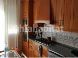 Casa (unifamiliar aislada), 378 m², cerca de bus y tren, seminuevo