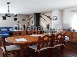 Casa (unifamiliar aïllada), 280 m², prop de bus i tren, Sol