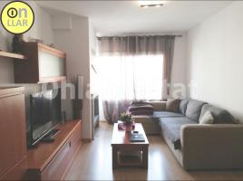 Flat, 81 m², near bus and train