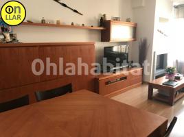 Flat, 81 m², near bus and train