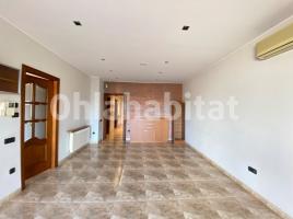 Casa (unifamiliar adosada), 408 m², cerca de bus y tren, seminuevo