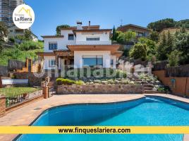 Houses (detached house), 343 m², near bus and train, Arenys de Munt