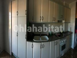 Flat, 100 m², near bus and train