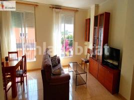 Alquiler apartamento, 83 m², cerca de bus y tren, seminuevo, Torreblanca