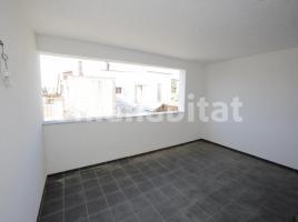 Flat, 120 m², near bus and train, new