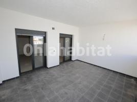 Flat, 120 m², near bus and train, new