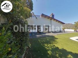 Houses (detached house), 300 m², near bus and train