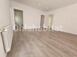 Flat, 90 m², near bus and train