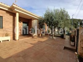 Houses (villa / tower), 250 m², almost new